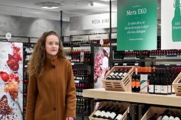 Maria Smith visits Systembolaget in Stockholm