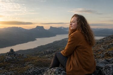 Maria in the midnight sun